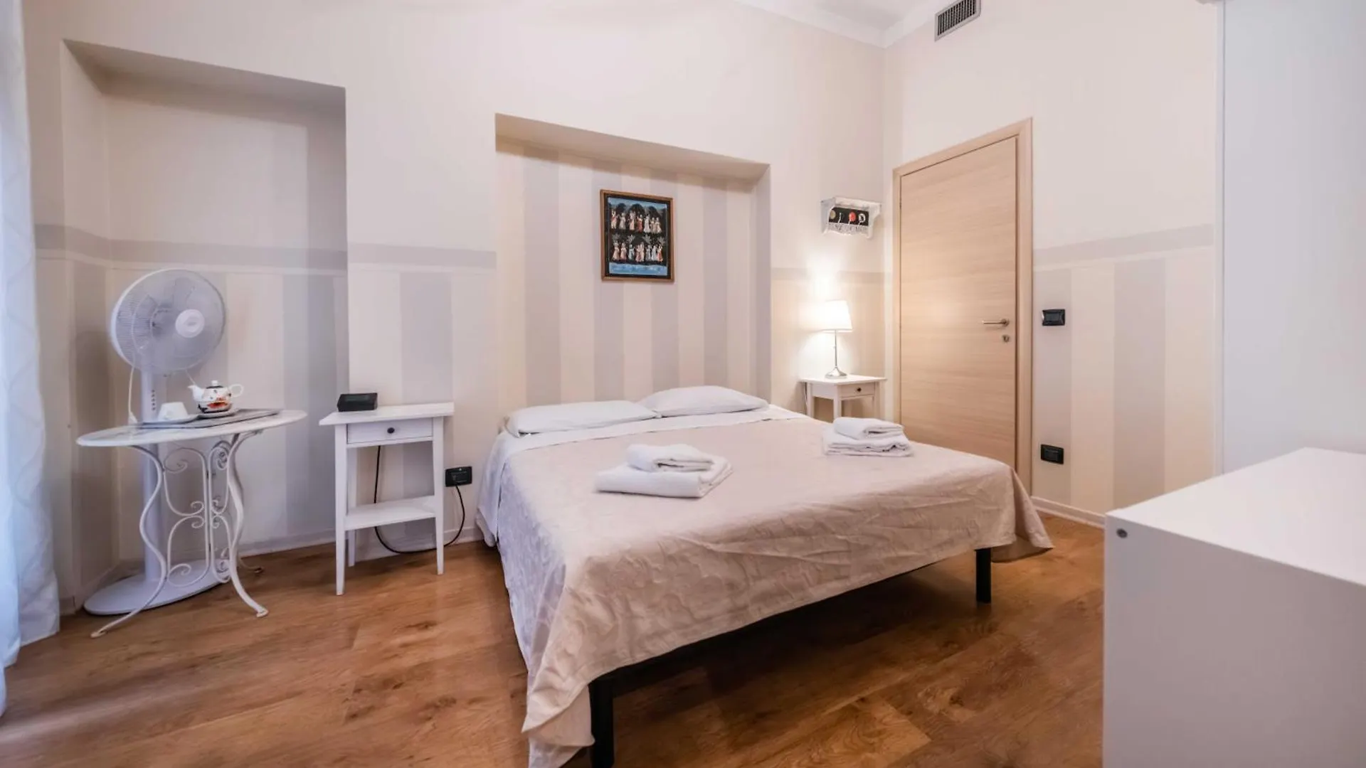 B&B Al Teatro Verona 3*,  Italy